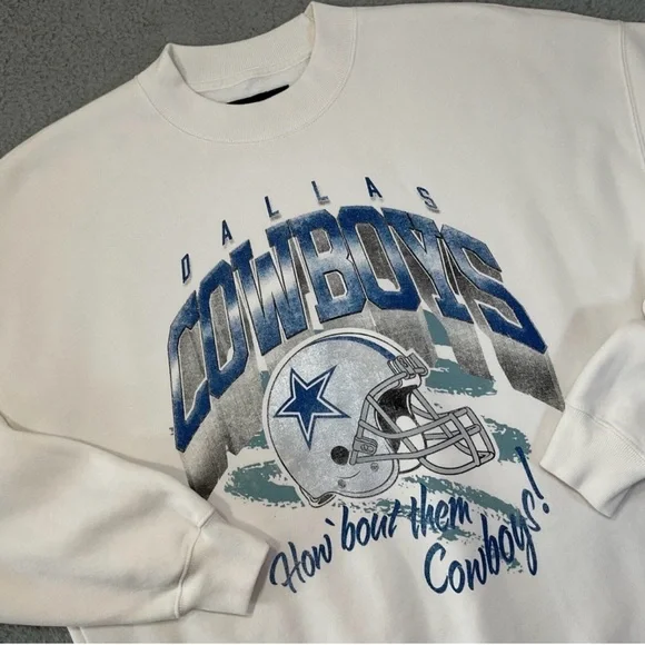 Abercrombie and Fitch NFL Dallas Cowboys Oversized Crewneck - Picture 2 of 4